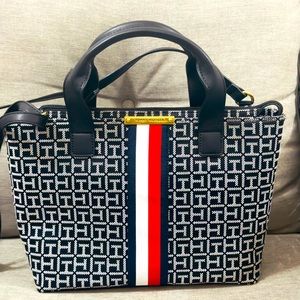 ‼️SOLD‼️ NWT- Tommy Hilfiger Shopper Two Way Bag